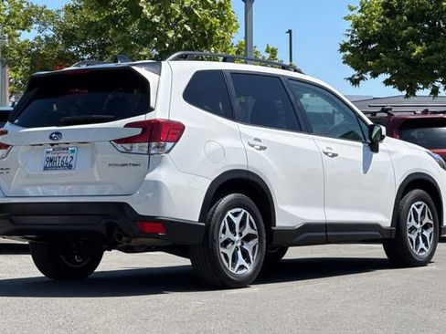 Used 2024 Subaru Forester Premium AWD/4WD image 4