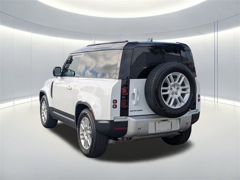 Used 2025 Land Rover Defender 90 S image 7