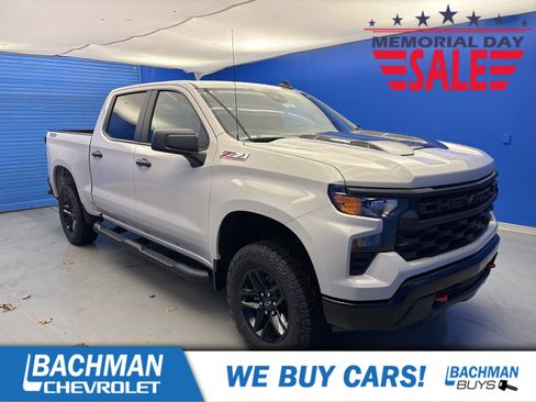 New 2026 Chevrolet Silverado 1500 Custom Trail Boss AWD/4WD image 1