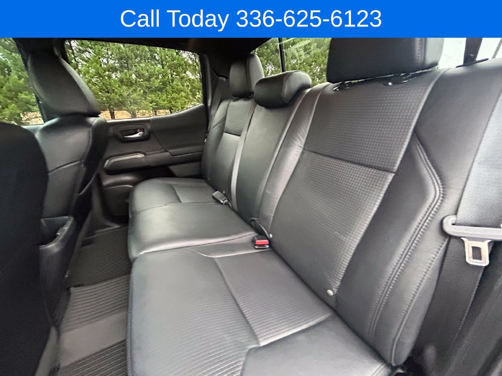 Used 2022 Toyota Tacoma TRD Off-Road w/ TRD Premium Off Road Package RWD image 18