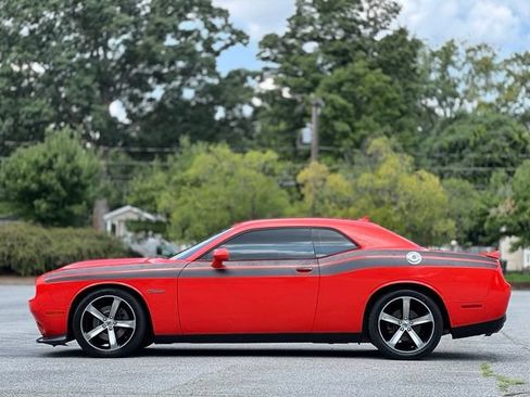 Used 2019 Dodge Challenger GT RWD image 8