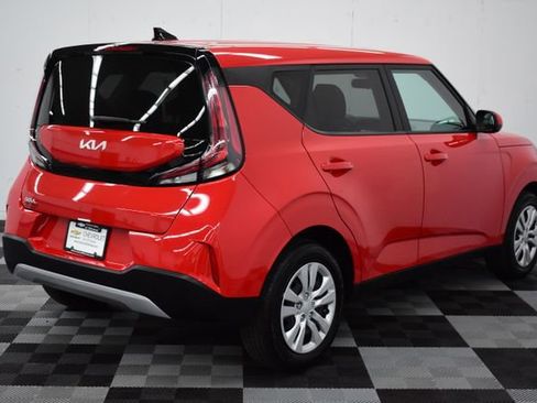 Used 2024 Kia Soul LX image 9