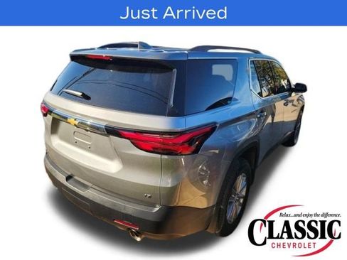 Used 2023 Chevrolet Traverse LT image 11