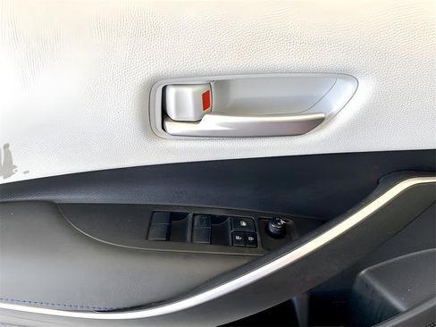 Used 2022 Toyota Corolla SE image 12