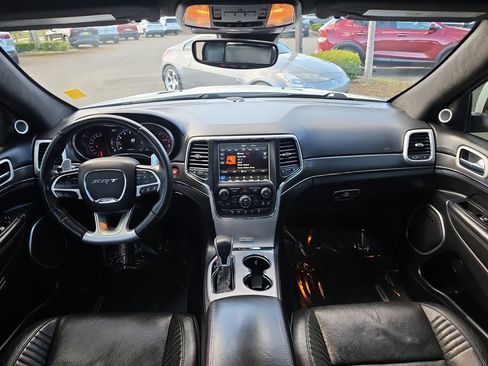 Used 2018 Jeep Grand Cherokee SRT image 25