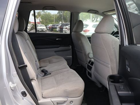 Used 2021 Honda Pilot EX image 30