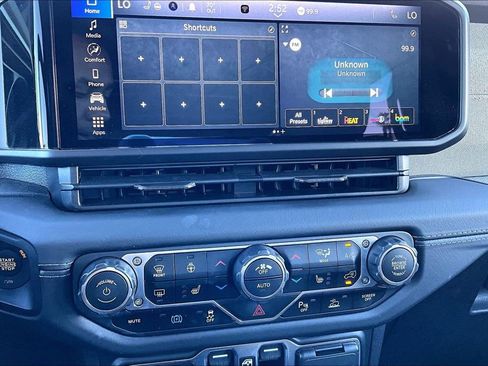 Certified 2025 Jeep Wrangler Unlimited Sahara w/ Safety Group image 35