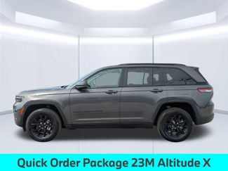Used 2025 Jeep Grand Cherokee Altitude AWD/4WD video 2