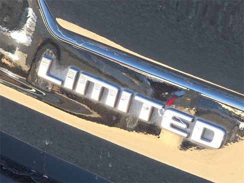 Used 2023 Jeep Grand Cherokee Limited image 10