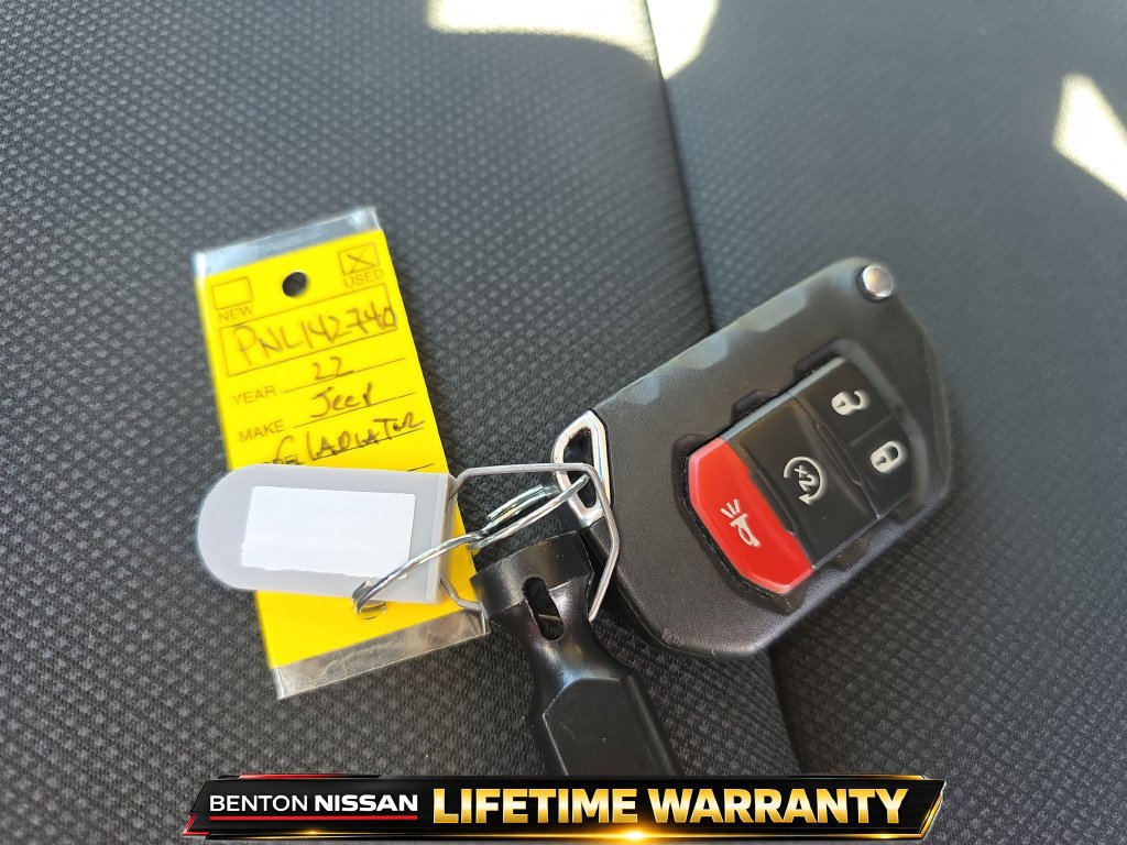 Used 2022 Jeep Gladiator Sport AWD/4WD image 17