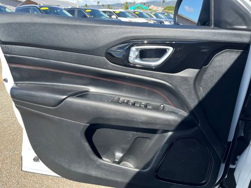 Used 2023 Jeep Compass Trailhawk image 20