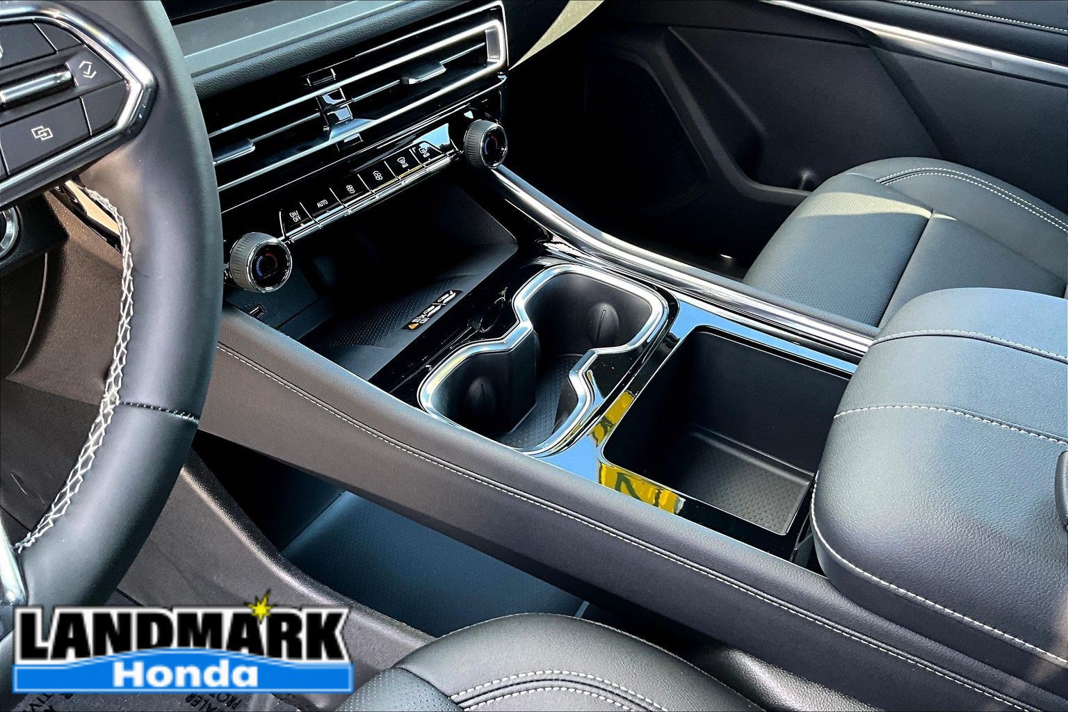 Used 2026 Chevrolet Traverse LT w/ Midnight/Sport Edition FWD image 14