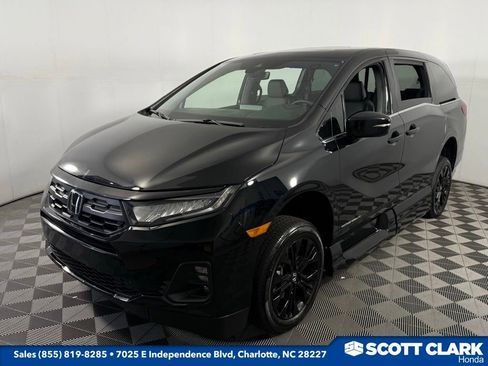 Used 2025 Honda Odyssey Sport-L image 3