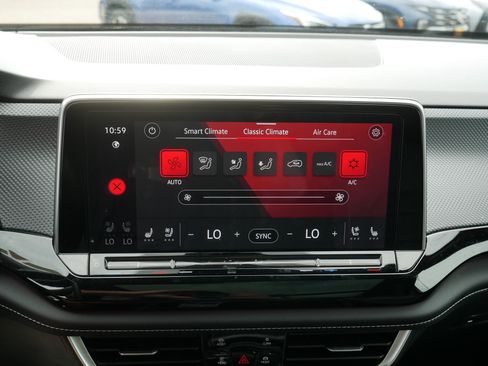 Used 2026 Volkswagen Atlas Cross Sport SEL R-Line AWD/4WD image 23