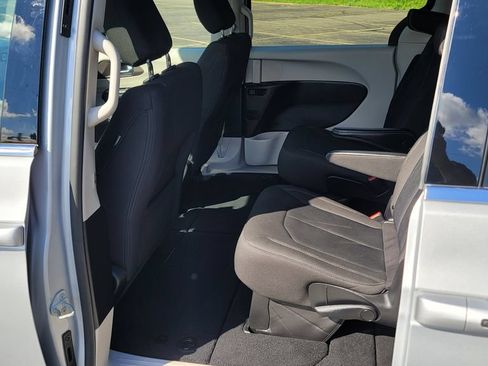 Used 2023 Chrysler Voyager LX FWD image 26