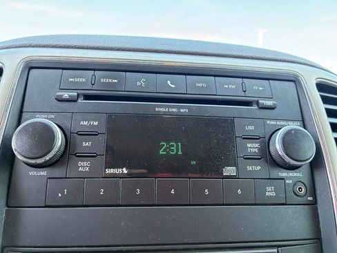 Used 2011 Jeep Grand Cherokee Laredo image 6