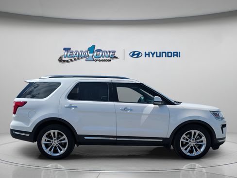 Used 2018 Ford Explorer Limited w/ Equipment Group 301A FWD image 9