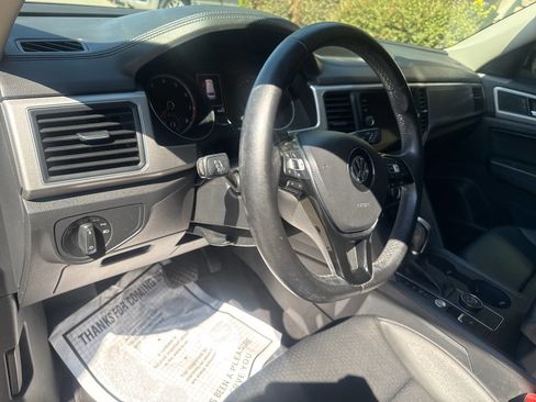 Used 2018 Volkswagen Atlas SE image 19