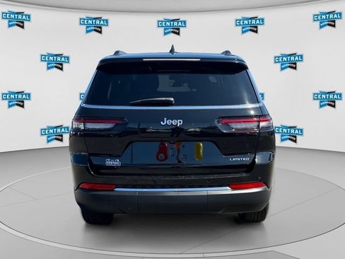 Used 2023 Jeep Grand Cherokee L Limited AWD/4WD image 5