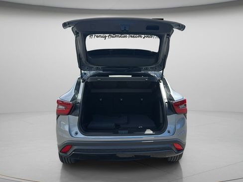 Used 2024 Chevrolet Trax RS w/ Sunroof Package FWD image 19