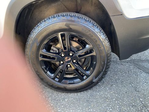 Used 2023 GMC Terrain AT4 AWD/4WD image 12