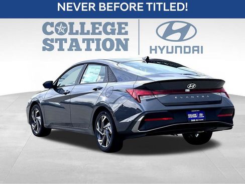 Used 2025 Hyundai Elantra Sport w/ Cargo Package image 7