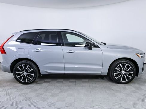 Certified 2025 Volvo XC60 B5 Plus AWD/4WD image 28