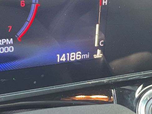 Certified 2025 Chevrolet Trax RS w/ Driver Confidence Package image 18