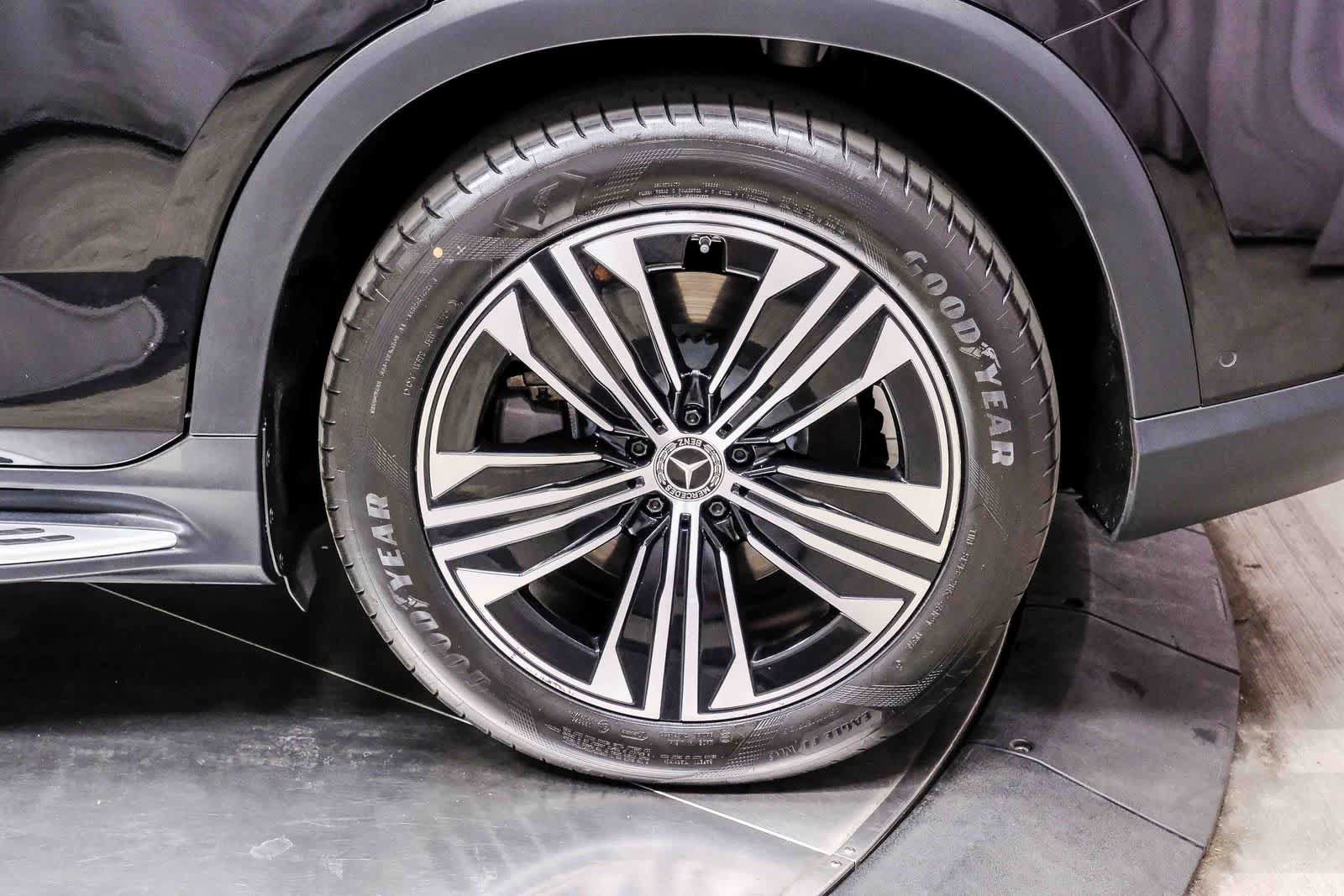 Certified 2024 Mercedes-Benz EQS 450+ SUV image 9