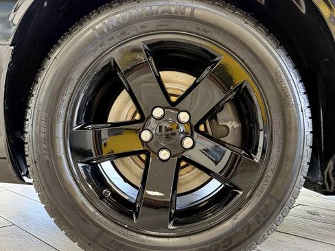 Used 2013 Dodge Challenger R/T image 18