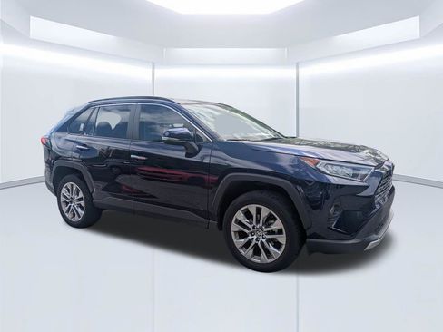 Used 2020 Toyota RAV4 Limited FWD image 9