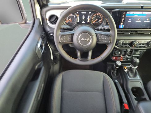 Used 2025 Jeep Wrangler Unlimited Sport AWD/4WD image 8
