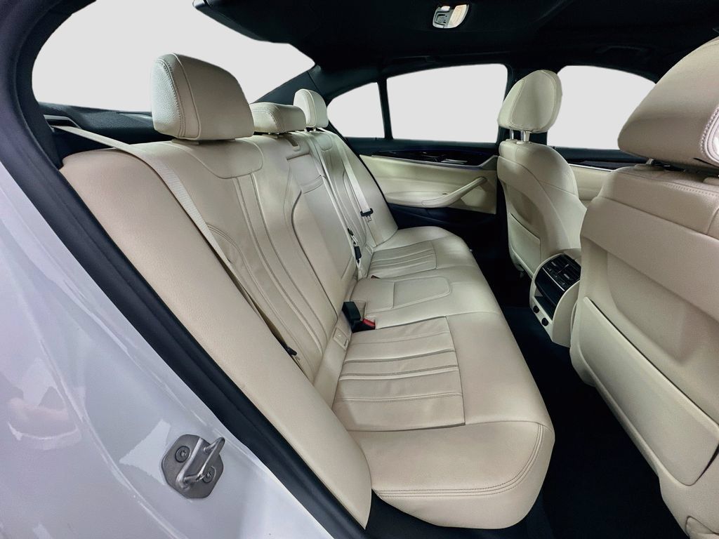 Used 2018 BMW 530e RWD image 28