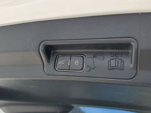 Used 2022 Ford Explorer ST w/ Equipment Group 401A image 9