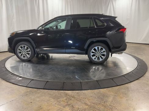 Used 2025 Toyota RAV4 XLE Premium image 7