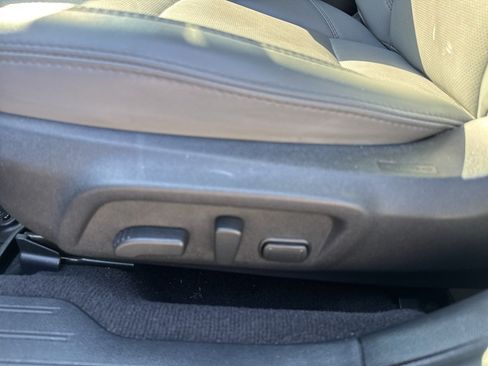Used 2019 Subaru Outback 2.5i Limited AWD/4WD image 11