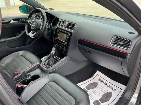 Used 2017 Volkswagen Jetta GLI FWD image 38
