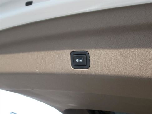 Used 2022 GMC Yukon Denali image 32