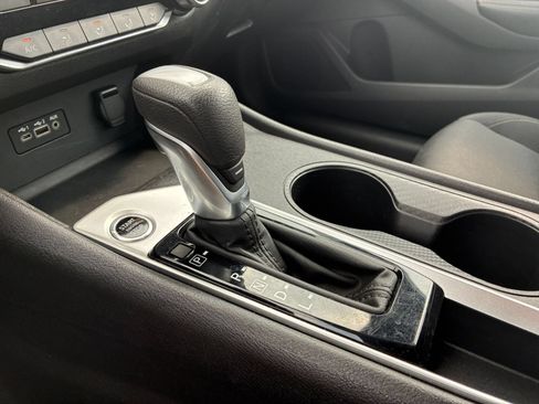 Used 2025 Nissan Altima 2.5 SV FWD image 35