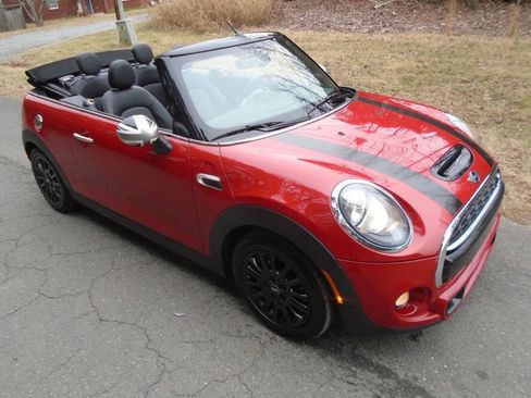 Used 2017 MINI Cooper S image 3