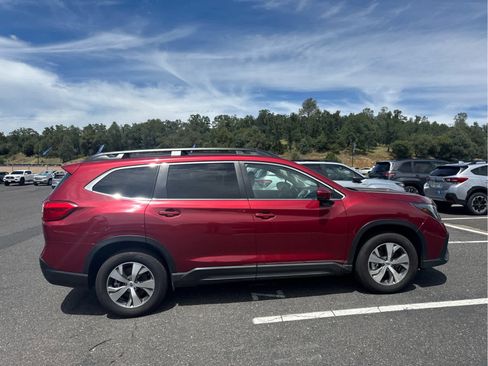 Used 2025 Subaru Ascent Premium AWD/4WD image 4