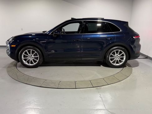 Used 2024 Porsche Cayenne AWD/4WD image 13