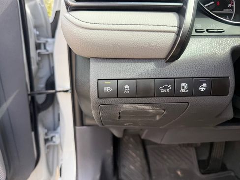 Used 2023 Toyota Camry SE w/ Cold Weather Package image 15