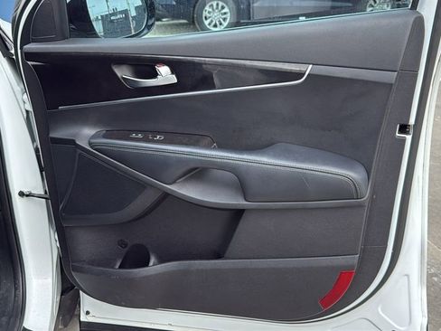 Used 2018 Kia Sorento FWD image 33