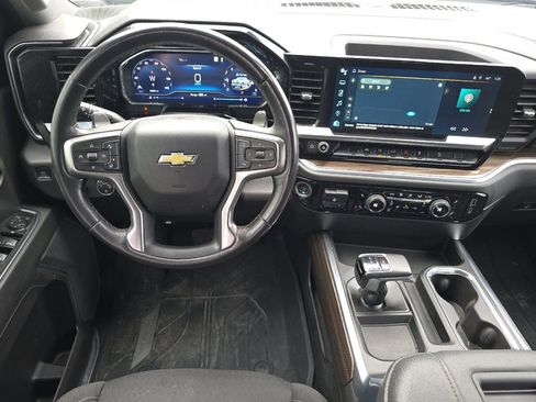 Used 2022 Chevrolet Silverado 1500 LT w/ Z71 Off-Road Package image 15