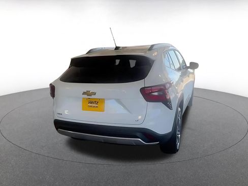 Used 2025 Chevrolet Trax LT w/ LT Convenience Package FWD image 20