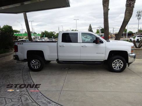 Used 2019 Chevrolet Silverado 2500 LT AWD/4WD image 10