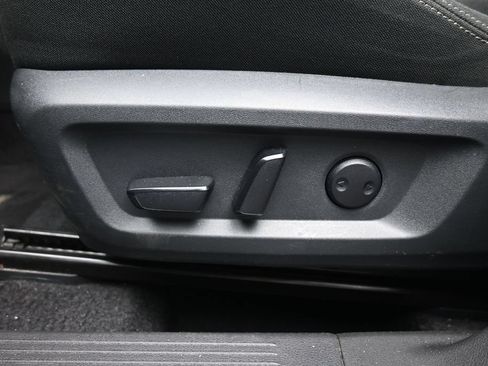 Used 2025 Nissan Rogue SV AWD/4WD image 21