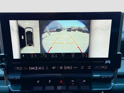 Used 2024 GMC Hummer EV 3X w/ LPO, Illumination Package image 34