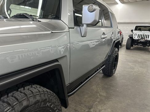 Used 2012 Toyota FJ Cruiser 4WD w/ Convenience Pkg image 36